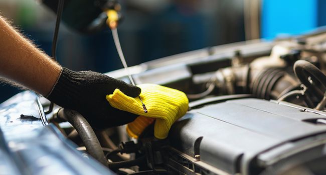 tige niveau d'huile moteur